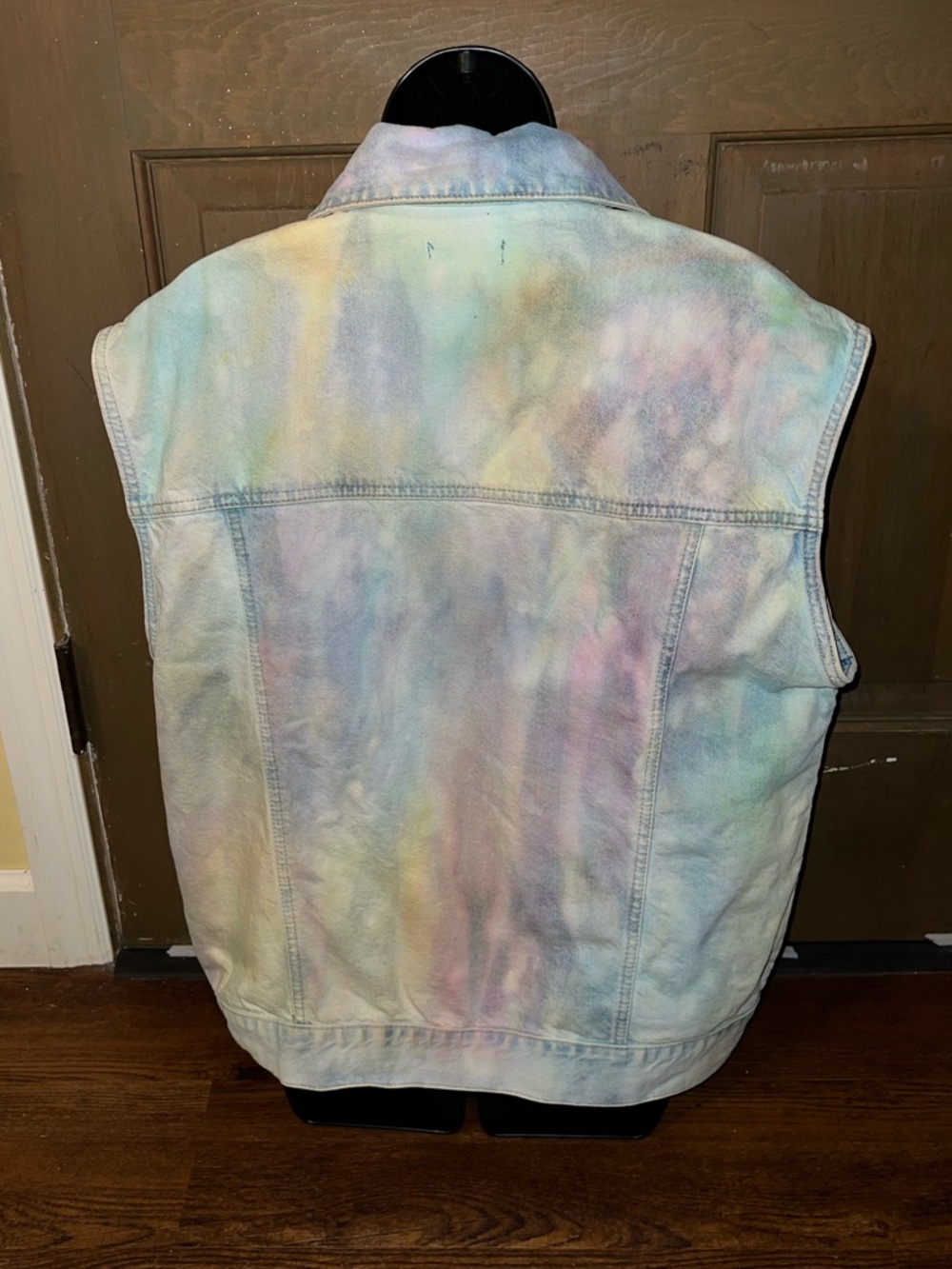 Forever 21 Pastel Blue, Green Tie-Dye Denim Sleeveless Button Up Vest Size M - Picture 4 of 5